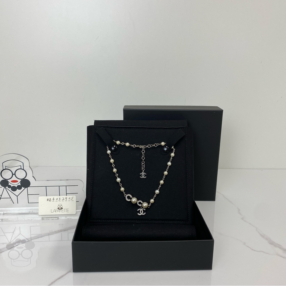 Chanel Crystal Pearl CC Choker - Picture 2 of 6